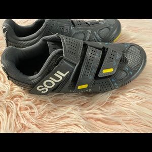 Soulcycle spin shoes